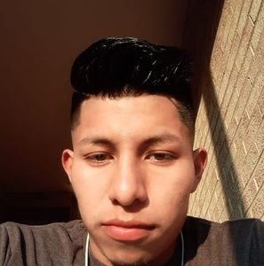 Meet your Posher, Carlos